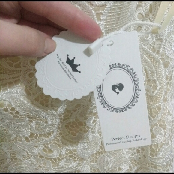 White lace dress over Ivory - Picture 5 of 5